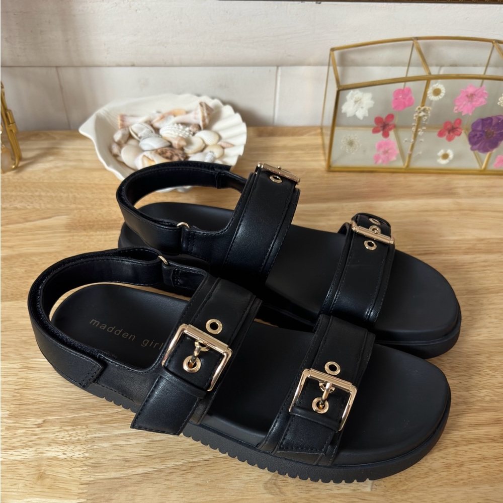 Madden Girl Sprintt Chunky Flat Sandals In Black Size 10 Classic New With Box - Picture 15 of 16